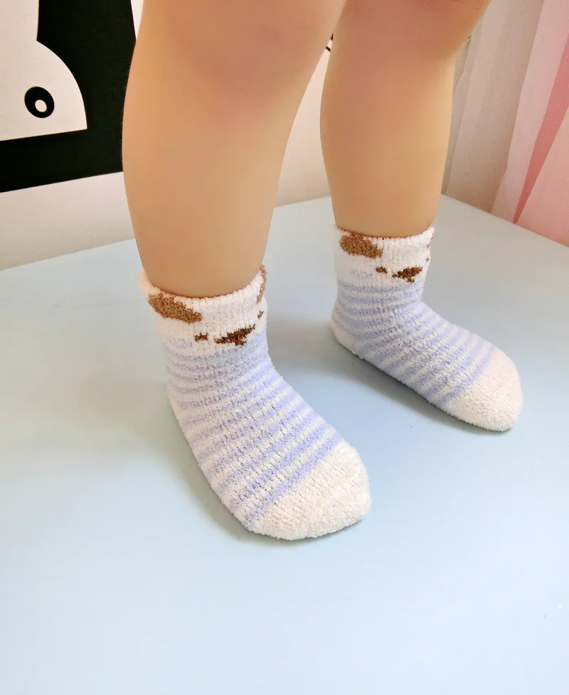 Зимние теплые носки детские тапочки, носки для детей, пушистые пижамные носки домашние носки для маленьких мальчиков и девочек, коралловые бархатные нескользящие носки