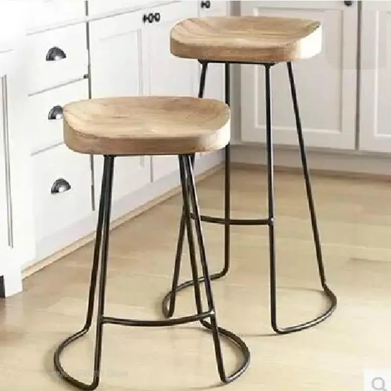 Modern simple iron foot stool surface solid wood bar stool home high chair coffee shop cold drink shop bar stool Modern simple iron foot stool surface solid wood bar stool home high chair coffee shop cold drink shop bar stool