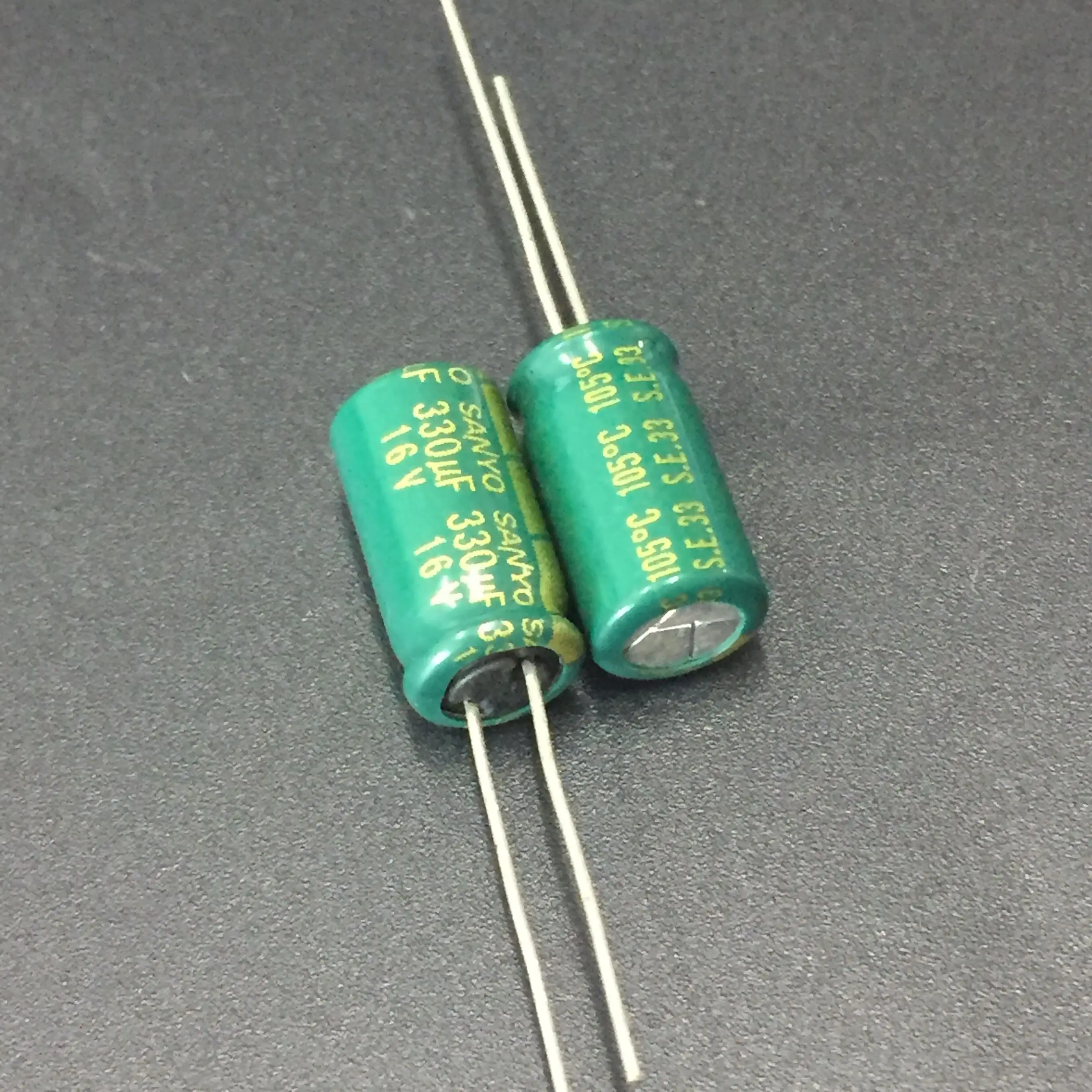 Конденсатор 330uf 16v