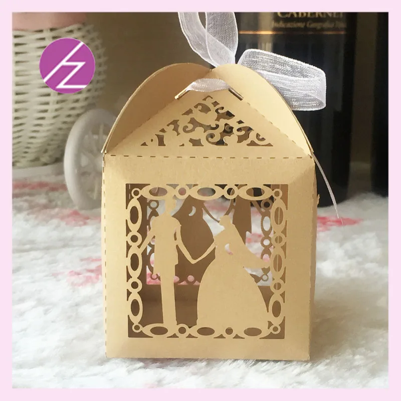 

50pcs/lot Romantic Lace Wedding Gift and favors Box Elegant White Luxury Decoration Laser Cut Party Sweet Guest Paper Candy Bag