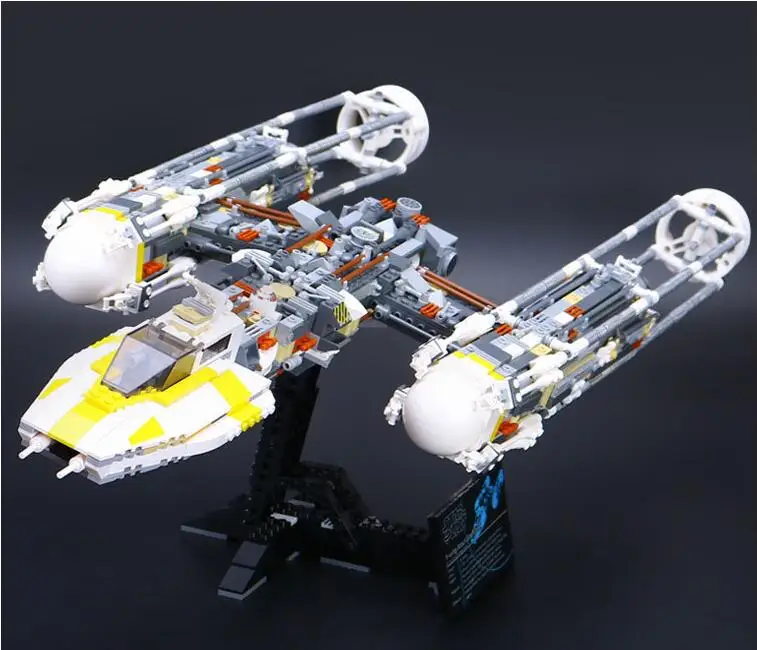 

FANKE Model Building Kits Blocks Hobbies Model Kit Toys for children Compatible Lego Lepin L05040 1550PCS Spaceship J