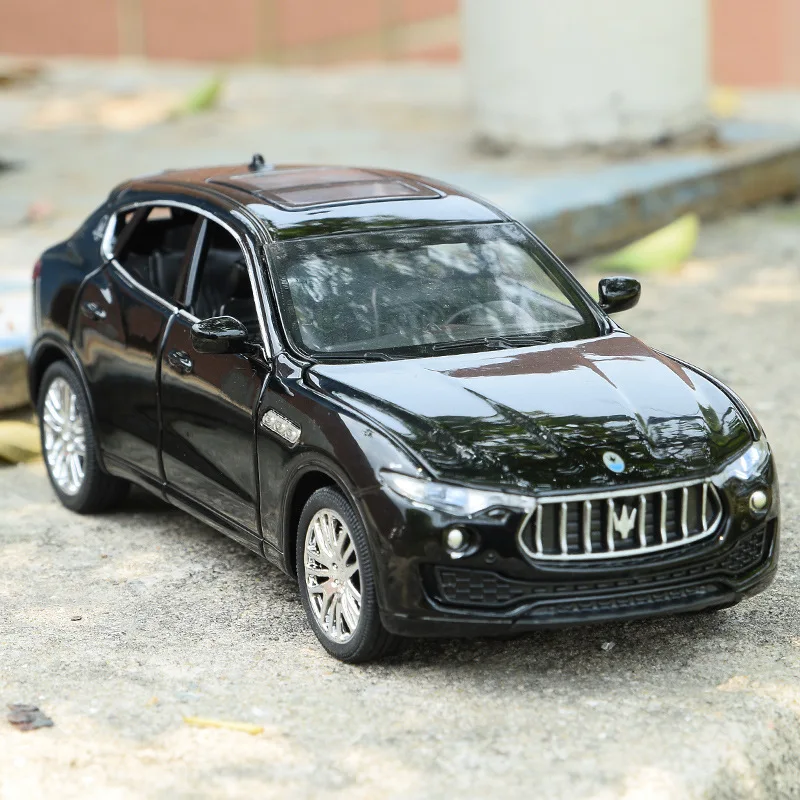Литая модель автомобиля SUV Maserati Levante 1:32 из металлического сплава имитация