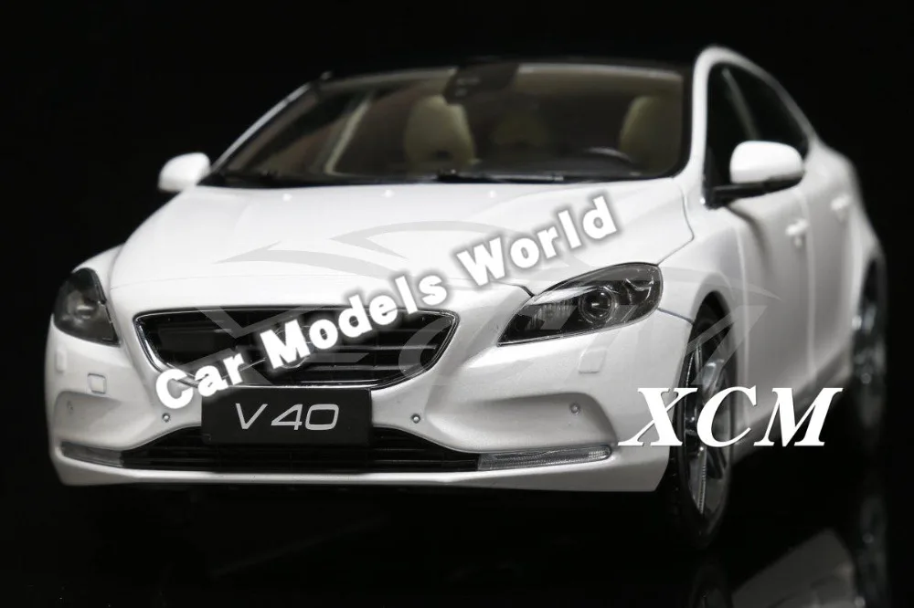 

Diecast Car Model for V40 1:18 (White) + SMALL GIFT!!!!!!!