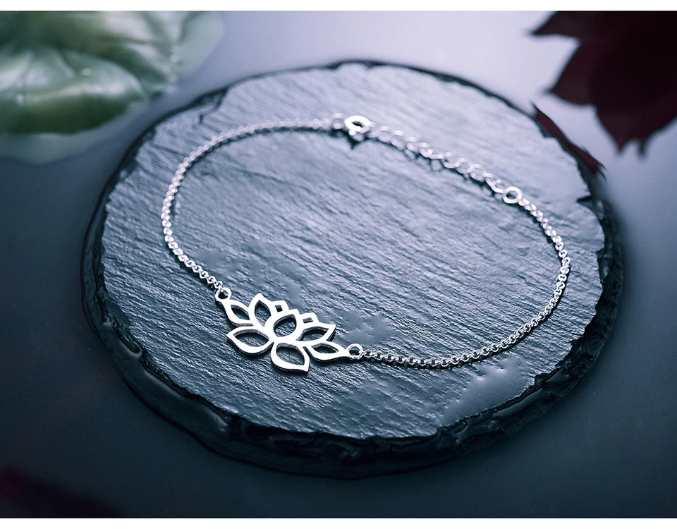 LFJG0009-Hollow-out-Lotus-Flower-Bracelet_04