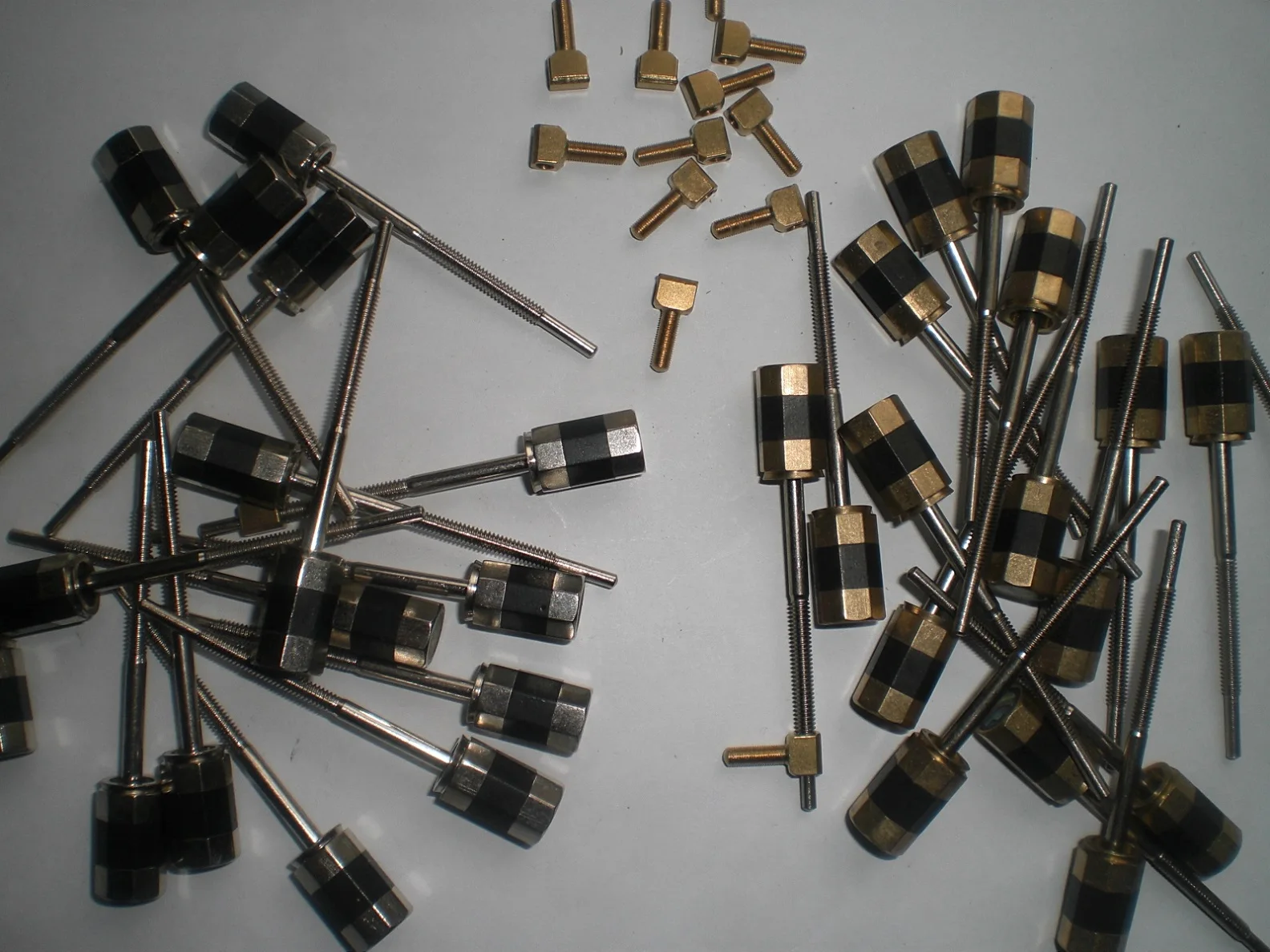 

20 PCs Violin bow screws including 10 pcs each color all 4/4