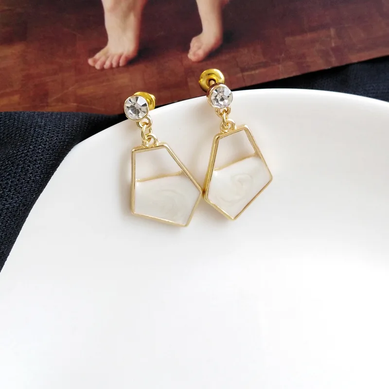 Contrast Irregular Polygon Geometric Clip Earrings Without Piercing Earrings For Women Lady Red Grey Stone Earrings Non Pierced