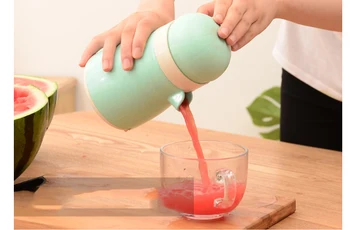 

Fruit Juicing machine Household Lemon water squeezer Manual Juicer Beverage maker