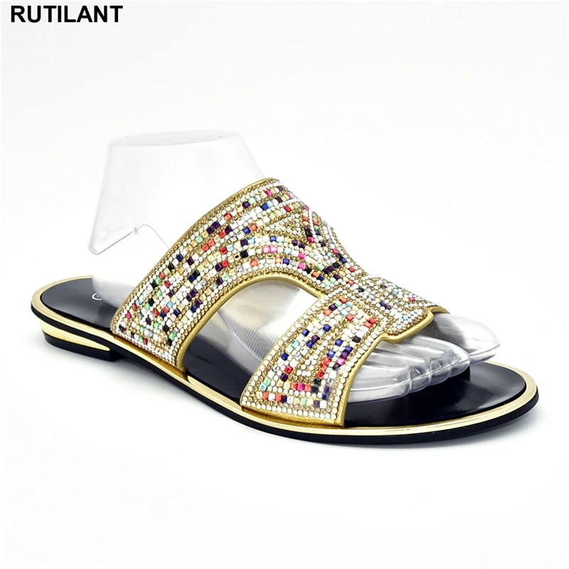 

Latest Sandalias Rasteiras Femininas 2019 Designer Shoes Women Luxury 2019 Italian Women Wedding Shoes Decorated with Rhinestone