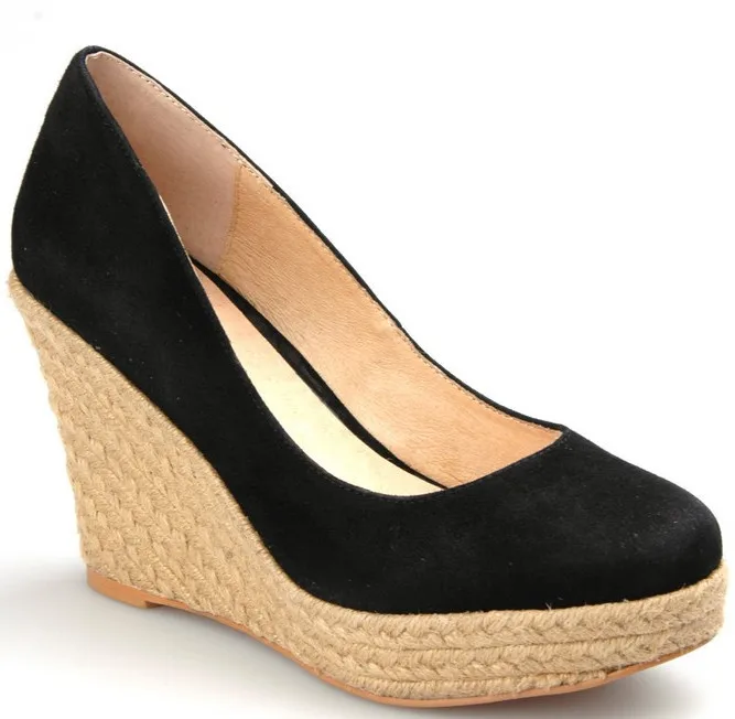 Туфли джада габриэли на танкетке. Бежевые туфли на платформе. Туфли женские на танкетке. Туфли на платформе. Закрытые туфли на платформе.