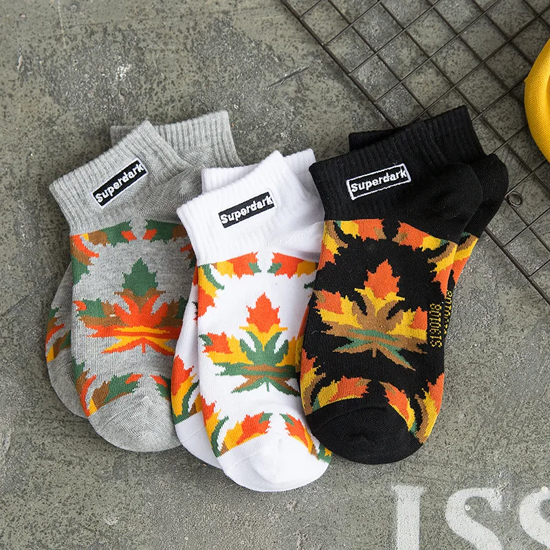 

Men Ankle Socks Maple leaf Personality Funny Boat Socks Hip Hop Skateboard Street Socks Ins Harajuku Short Couple