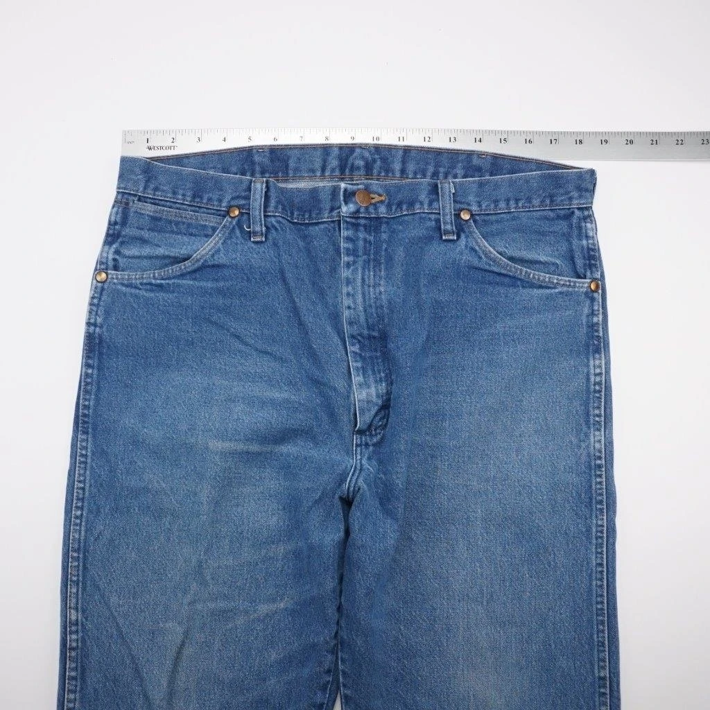 WRANGLER 13MWZ Original Cowboy Cut Jeans Medium Wash Denim Mens 38x36 (5)