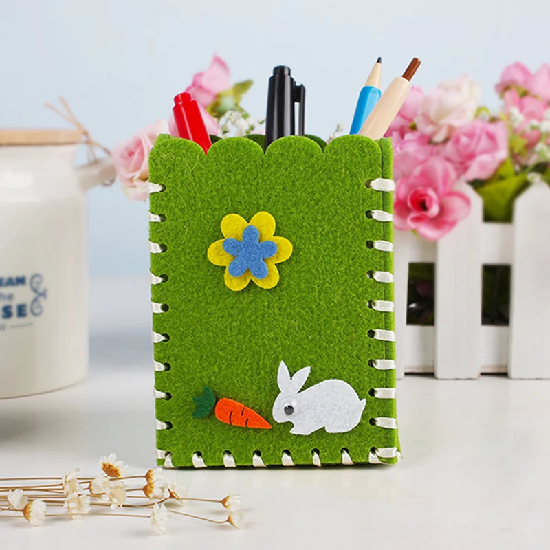 

Free Cut Cloth Material Package Handwork Cute Cartoon Animals Pen Holder Cloth Art Felt DIY Package 7.5X10.5CM