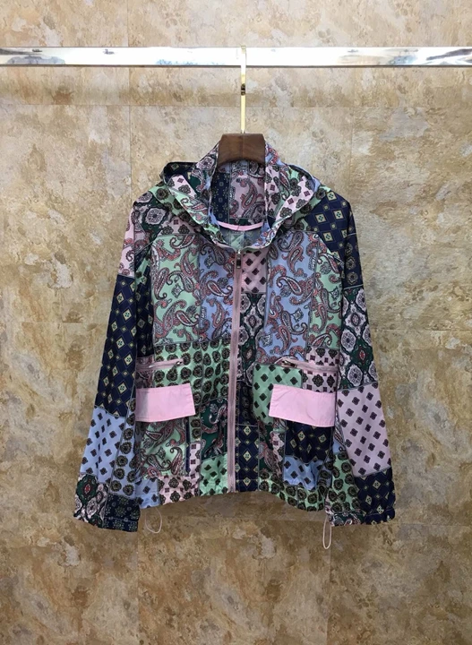 

2019 Xia Xin Female Neckneck Hat Decoration Colour-matching Printed Zipper Long Sleeve Hundred Short Jacket 622