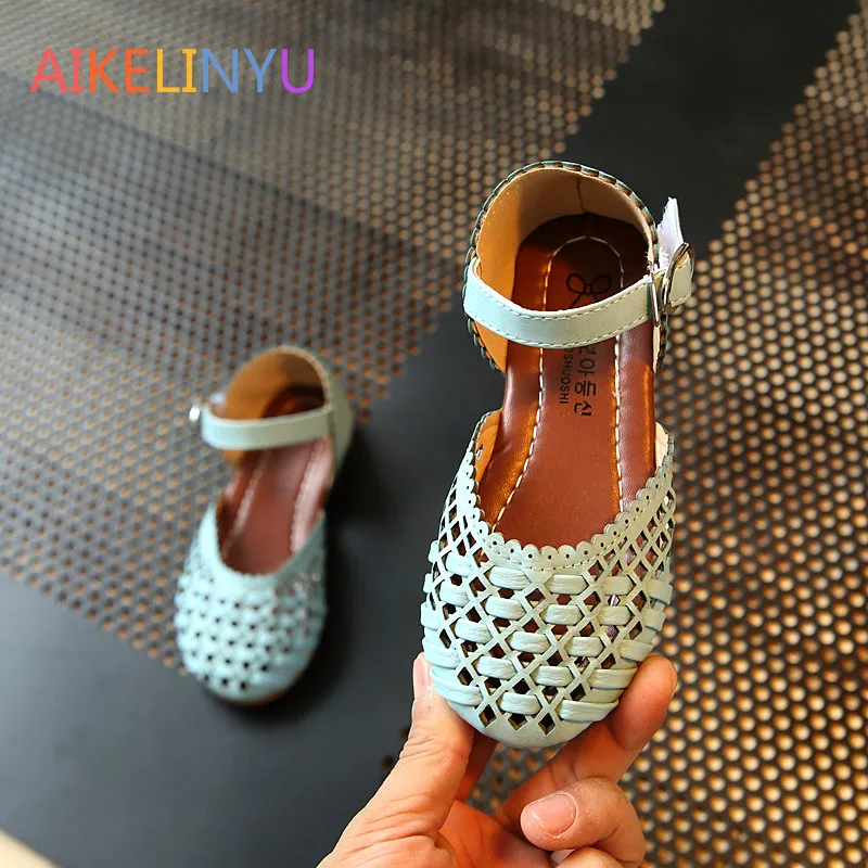 2018 летние для маленьких девочек сандалии-гладиаторы обувь на плоской подошве модная детская одежда для девочек принцесса с вырезами детей