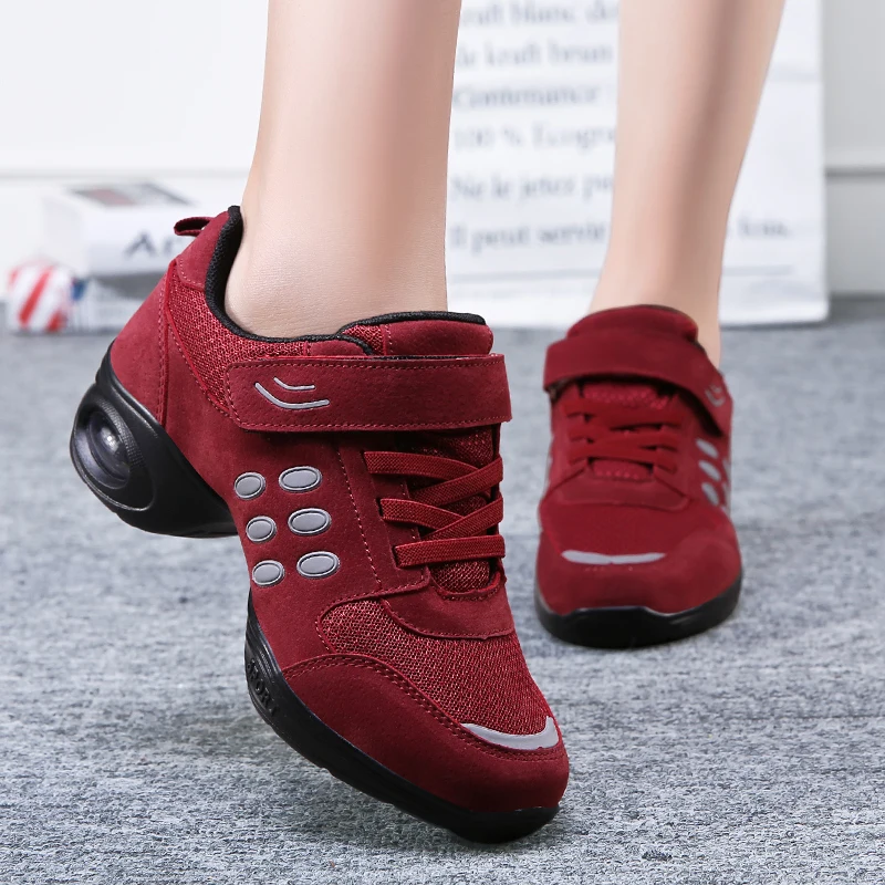 2018 Hot Modern Dance Shoes Ladies Black Shoes for Girls Pig Suede Leather Woman Ballroom Shoes Low Heel Dance Ladies Sneakers