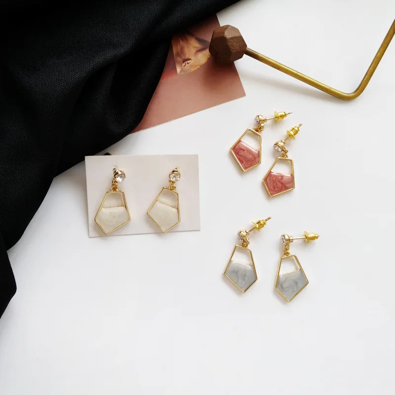 Contrast Irregular Polygon Geometric Clip Earrings Without Piercing Earrings For Women Lady Red Grey Stone Earrings Non Pierced