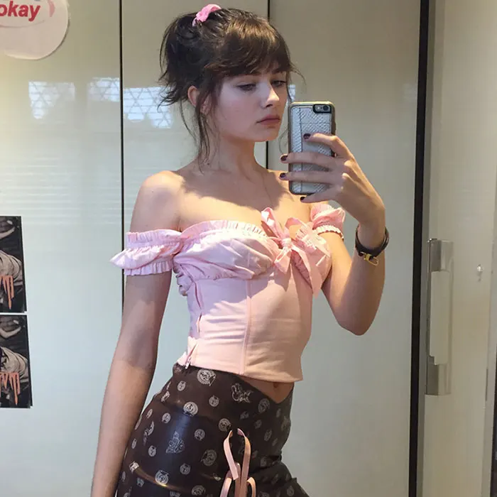 sexy girls in revealing clothes