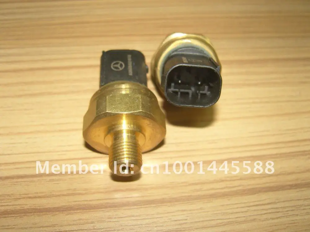 Original OEM A0045421618 3.5L Diesel Fuel Pressure Sensor For Mercedes