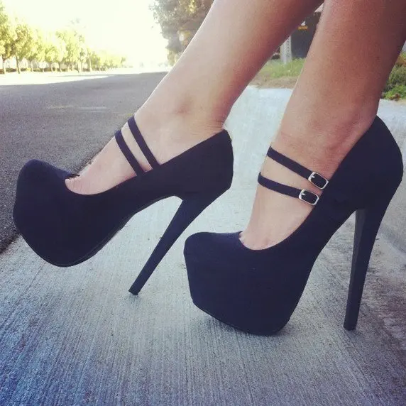 black heels thin heel