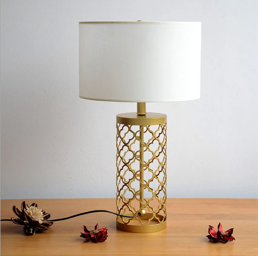 ZYY простой теплый золотой Настольные лампы Ретро творческий американский Стиль Освещение для Спальня фойе отеля diameter55 и 70 см со