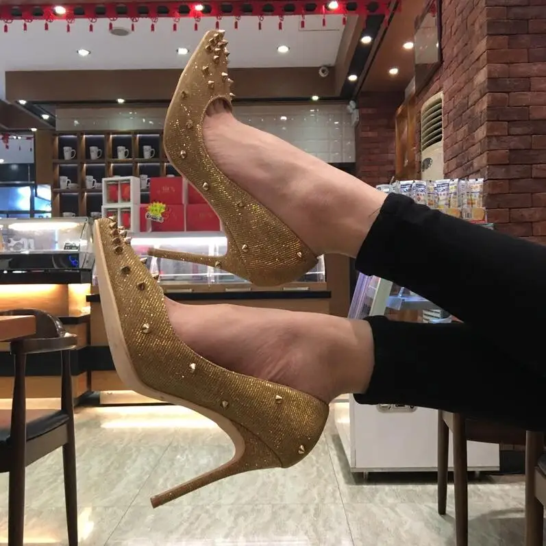 

2018 Women Black rivets Patent Leather Poined Toe Women Pumps 120mm Fashion High Heels Shoes for Women Wedding shoes