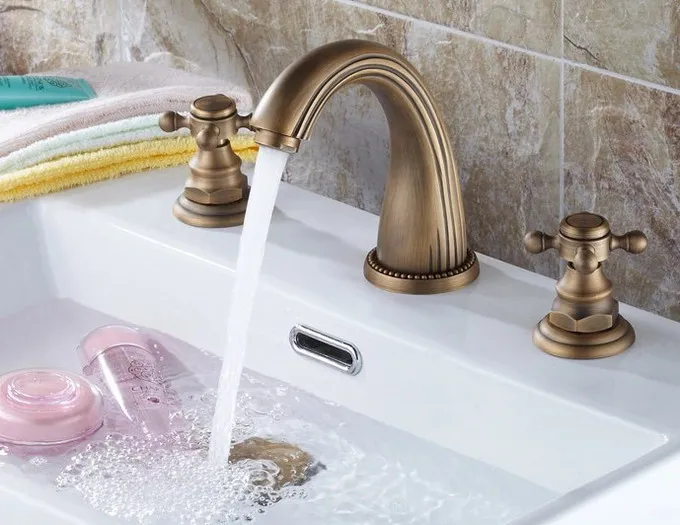 Vintage Antique Brass Three Hole Mount Widespread Bathroom Basin Faucet / Tub Mixer Tap Cnf009
Vintage Antique Brass Three Hole Mount Widespread Bathroom Basin Faucet / Tub Mixer Tap Cnf009