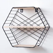 Новинка в виде геометрических фигур в европейском стиле Стиль Wooden& металлический шестигранник Форма стеллаж для хранения 2 слоя настенная полка стены держатель для доманий ящик для хранения - Цвет: black