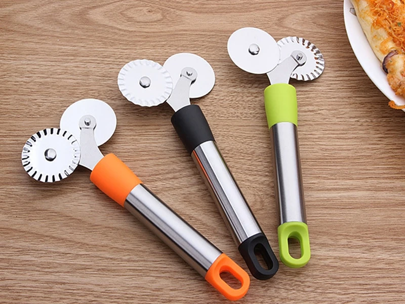 

100pcs/lot Double Roller Pizza Knife Cutter Stainless Steel Pastry Pasta Dough Crimper Round Hob Lace Wheel Knife Kitchen tools