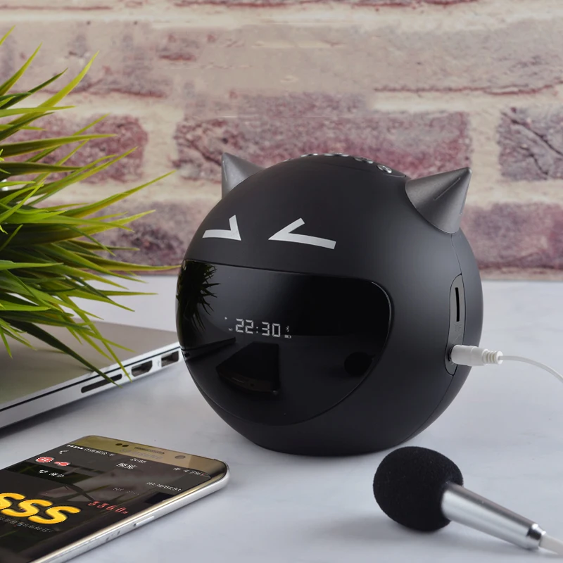 

2018 new style newfashioned Portable mini demon speaker wirelee speaker with microphone FM Karaoke in one body gift speaker