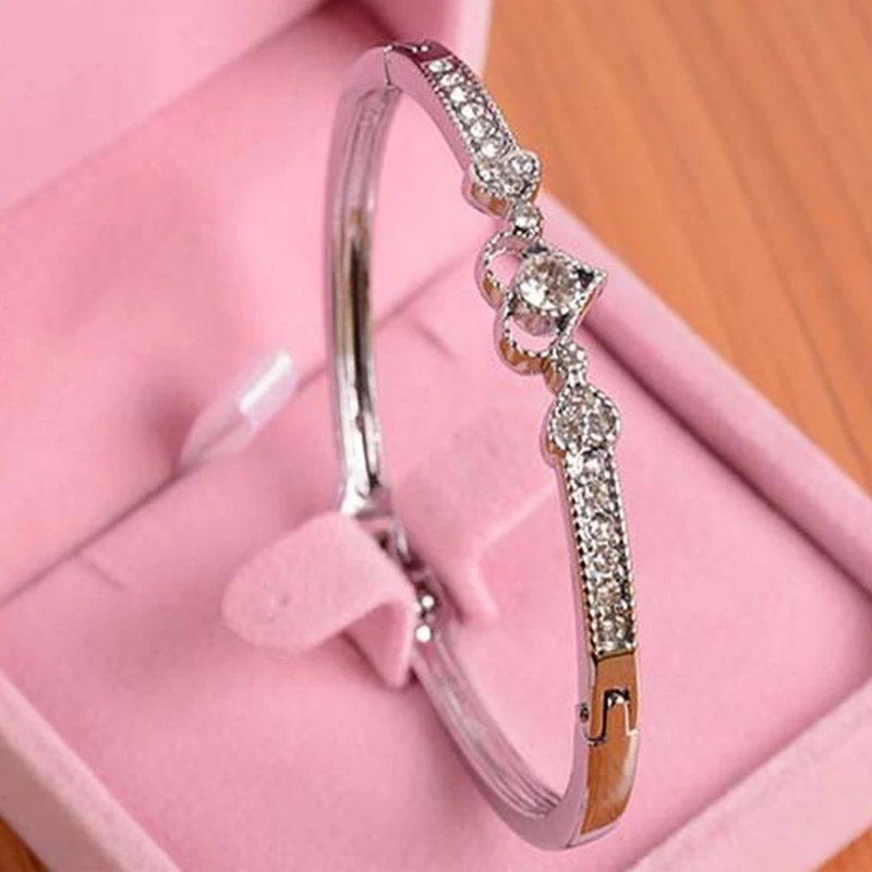 

Korean Style Romatic Heart Rhinestone Crystal Bangle Chic Lovely Bangles Women Girl Charm Bracelets Gifts Fee shipping