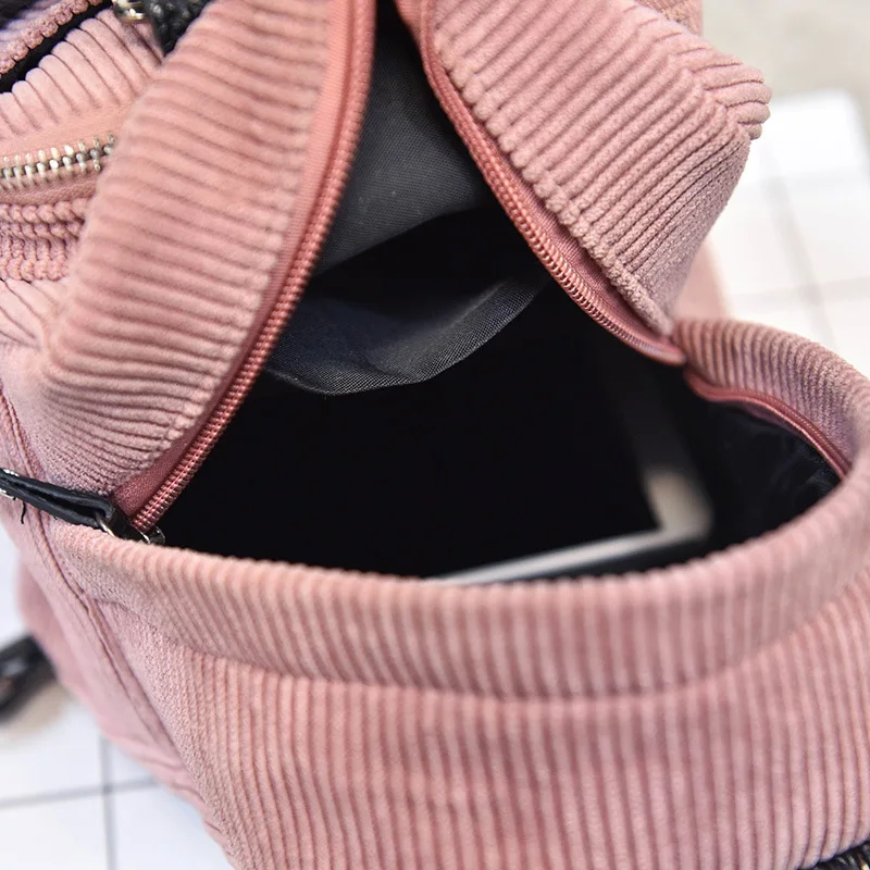 3710385869_1839110146