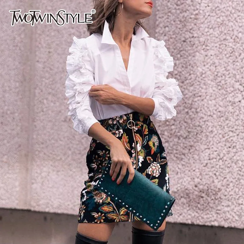 Acheter TWOTWINSTYLE Ruches Blouse Femme Col à Revers Patchwork À Manches Longues Chemise Blanche Tops Pour Dames 2018 Printemps OL Vintage Vêtements