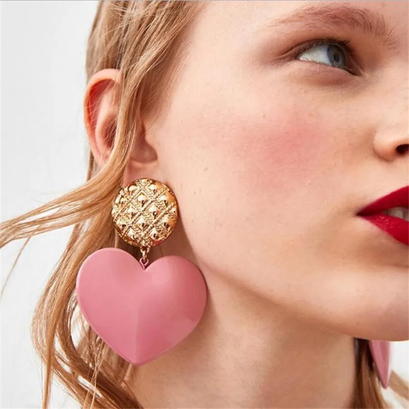 

2019 New Fashion Big Hollow pink Love Heart Earrings For Women Girl Simple Statement Gold big Acrylic Earrings Gift