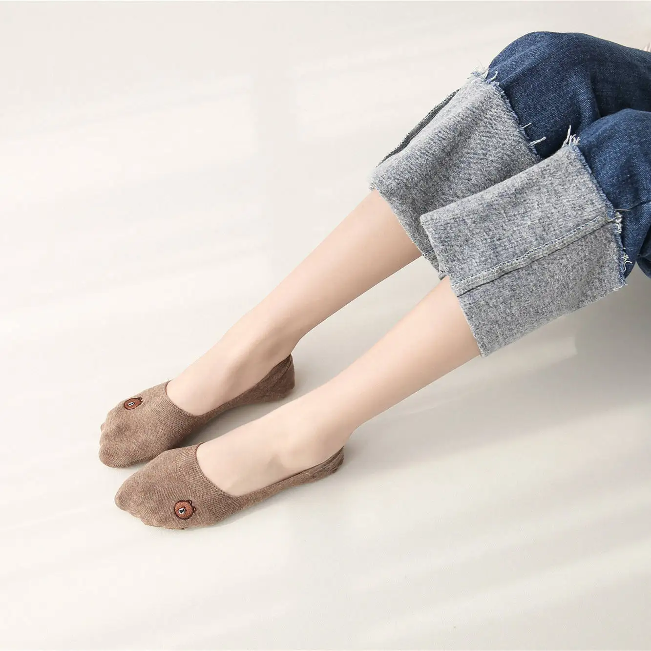 

Female invisible socks shallow mouth silicone non-slip cute bear embroidery solid color cotton socks thin section