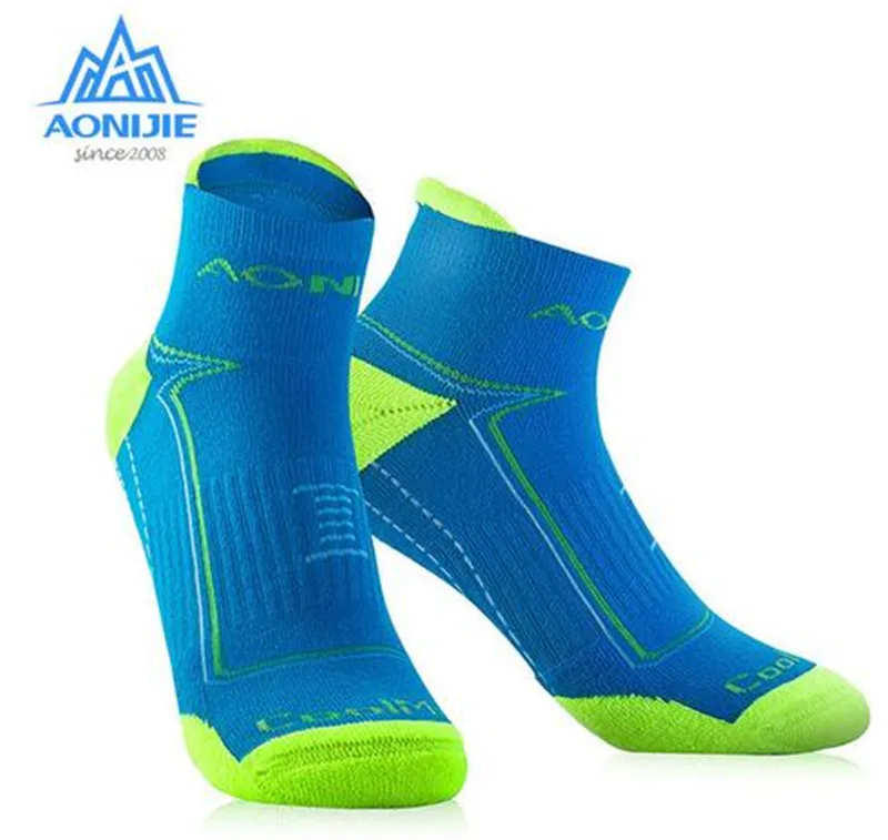 

AONIJIE Quick Dry Women Men Socks Cycling Sport Socks Outdoor For Hiking Camping Breathable Running Cycling Socks