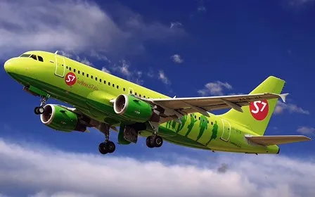 Airbus A-319 S7 Airlines Siberia взлет летающее небо летние облака украшение дома Холст плакат