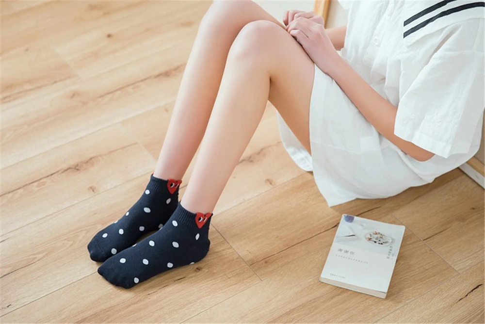 Kawaii/женские 3D носки с ушками, с узором в виде красного сердца, с большими глазами, Милые простые базовые носки для девушек