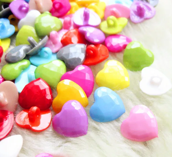 

suoja 50PCS 14mm Mix Color Shank Heart Plastic Buttons DIY Crafts Children's Clothing Garment Sewing Accessories