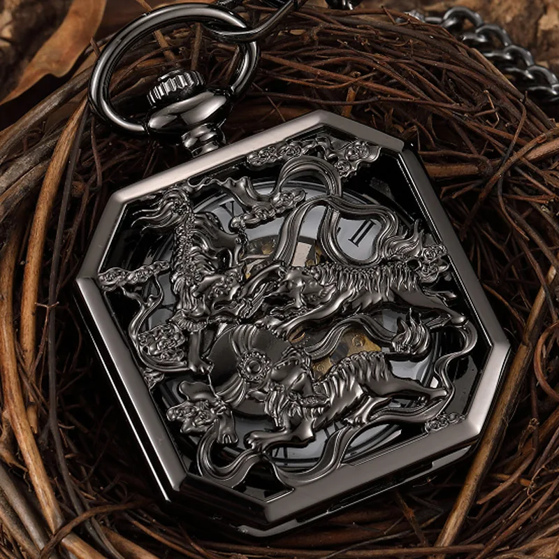 Chinês do Vintage Relógio de Bolso Mão de Esqueleto Leão Mascote Steampunk Quadrado Preto Mecânico Homens Vento Cadeia Pingente Oco