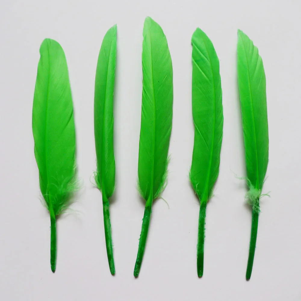 11 цветов 25/50/100 шт 10-15 см "сделай сам" Гусиные перья для ремесел аксессуары и украшения плавающий шлейфа гусиных перьев - Цвет: Grass green