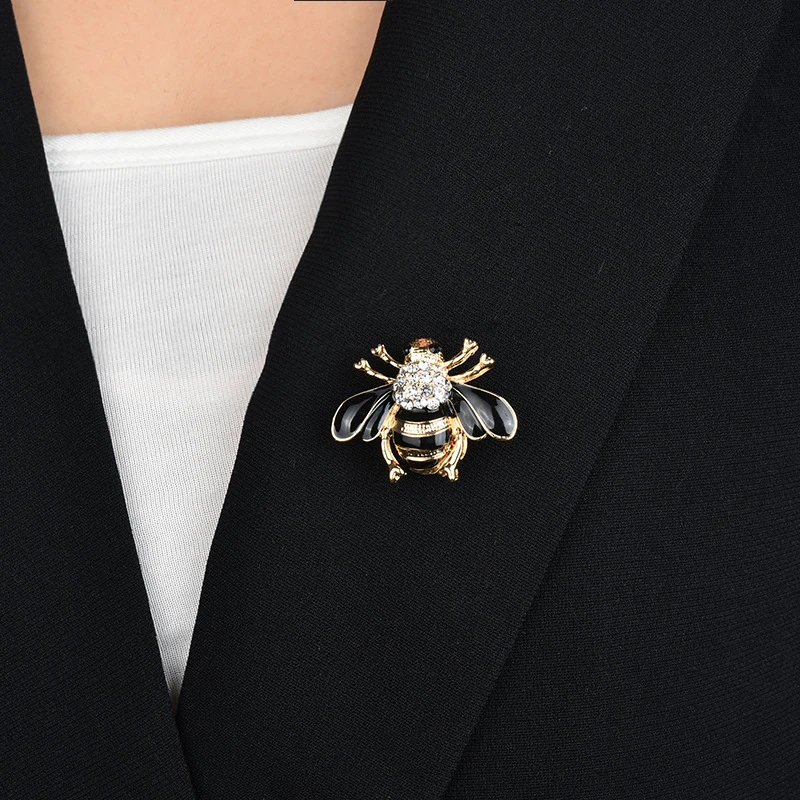 A bee 2