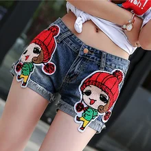 Милые Лоскутные Летние джинсовые шорты для девочек с героями мультфильмов; коллекция года; женские модные джинсовые шорты с рваными дырками и кисточками; W1730
