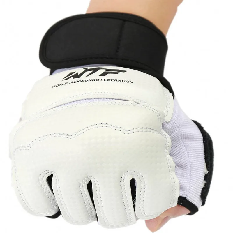 

High quality Pu leatherTaekwondo gloves WTF batch of children adult karate hand half finger boxing gloves MMA gloves black TKD
