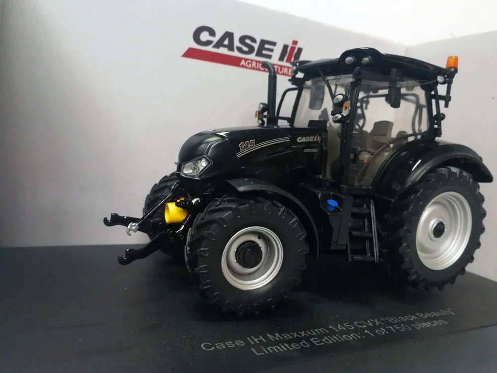 UH5380 1:32 чехол IH MAXXUM 145 трактор черный красота без оригинальной коробки
