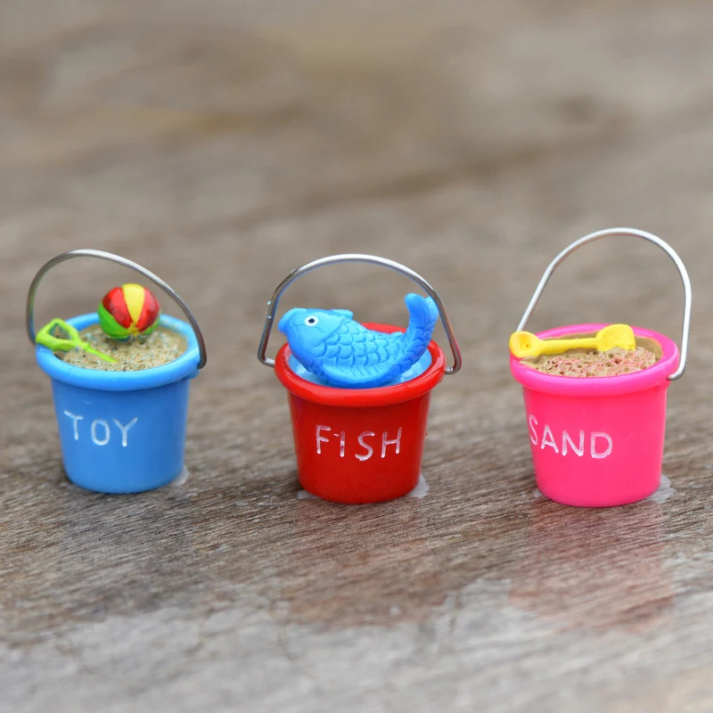

ZOCDOU 1 Piece Mini Happy Summer Seaside Beach Bucket Toy Fish Sand Bucket Ornament Small Statue Little Figurine Crafts Deco