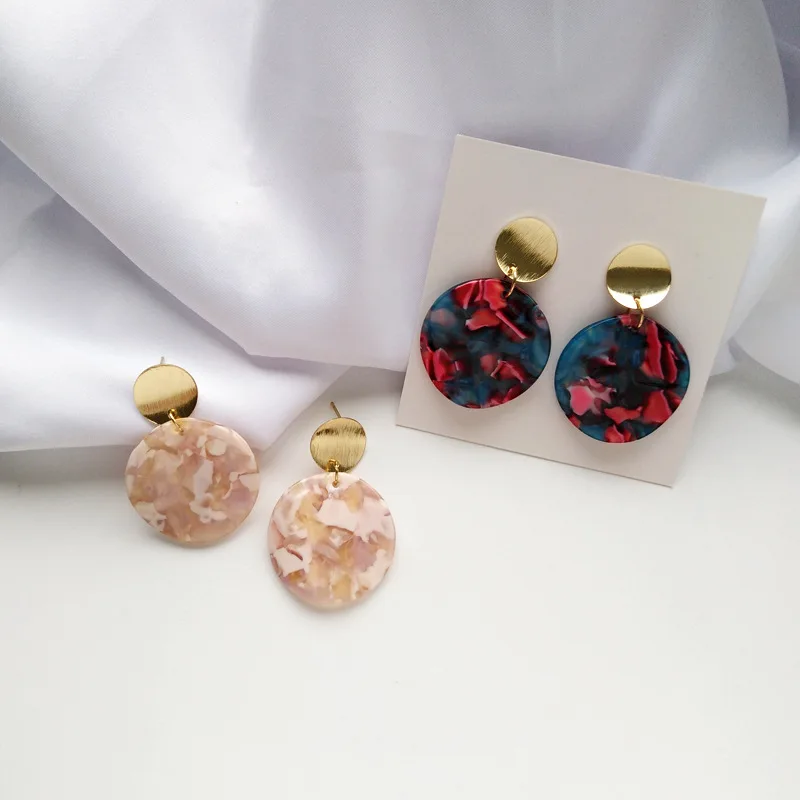 

Multicolored Connected Round Disc Slice Clip Earrings without Piercing Plastic Resin Geometric Ear Clip on Earrings No Pierced