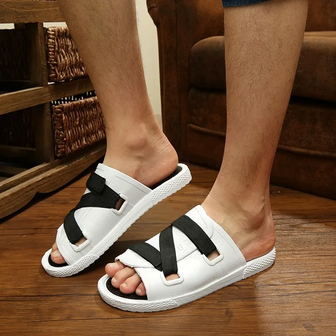 

Summer Korean Men's Slippers Trend Word Drag Male Personality Sandals Non-slip Liters Tide Fashion Beach Shoes
