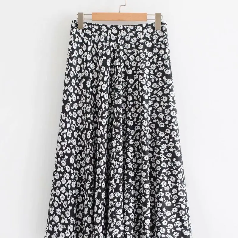 

TL40-7110 European and American Fashion Flower Printed Half-length Skirt