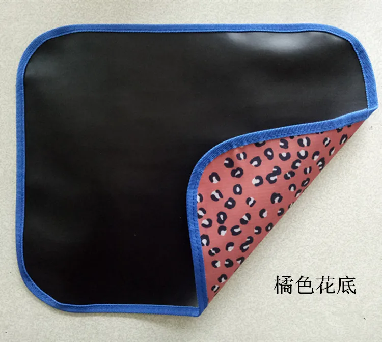 Детские мягкие черные коврики на доске могут быть сложены из путешествия дома, могут быть окрашены мелом