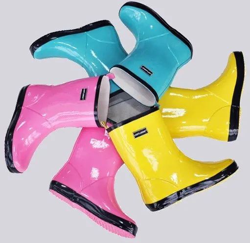 flat rain boots